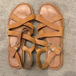 TOMS Women's Brown Strappy Sandals - Size 9 GUC